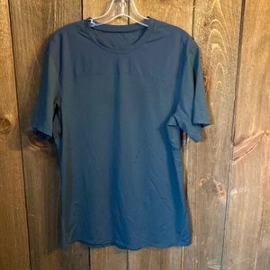 Men’s navy Lululemon shirt size large